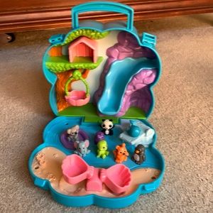 Lakeshore Learning Carry Around Animals